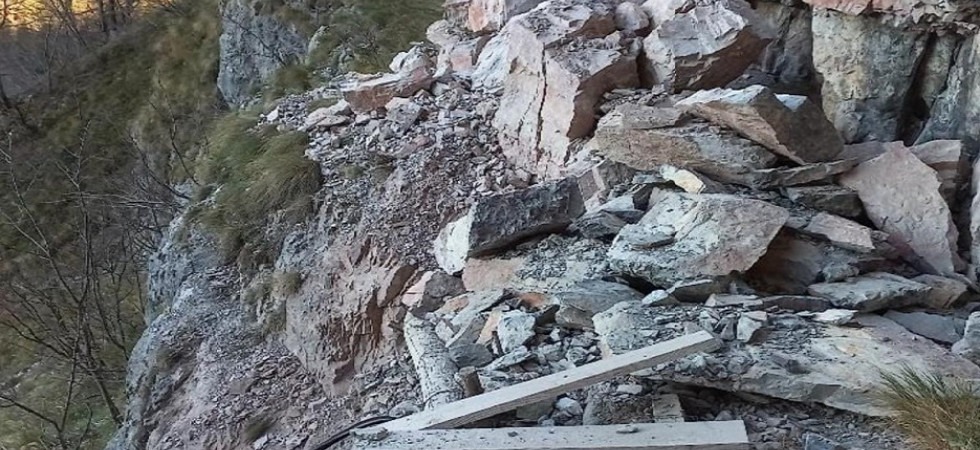 Croz dell’Altissimo, un rombo scuote la montagna: crollano 20 metri cubi di roccia